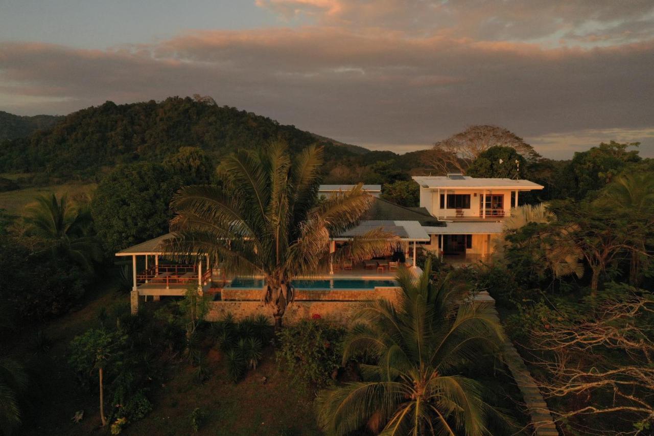 Salvatierra Beachfront Hotel Puerto Coyote Extérieur photo