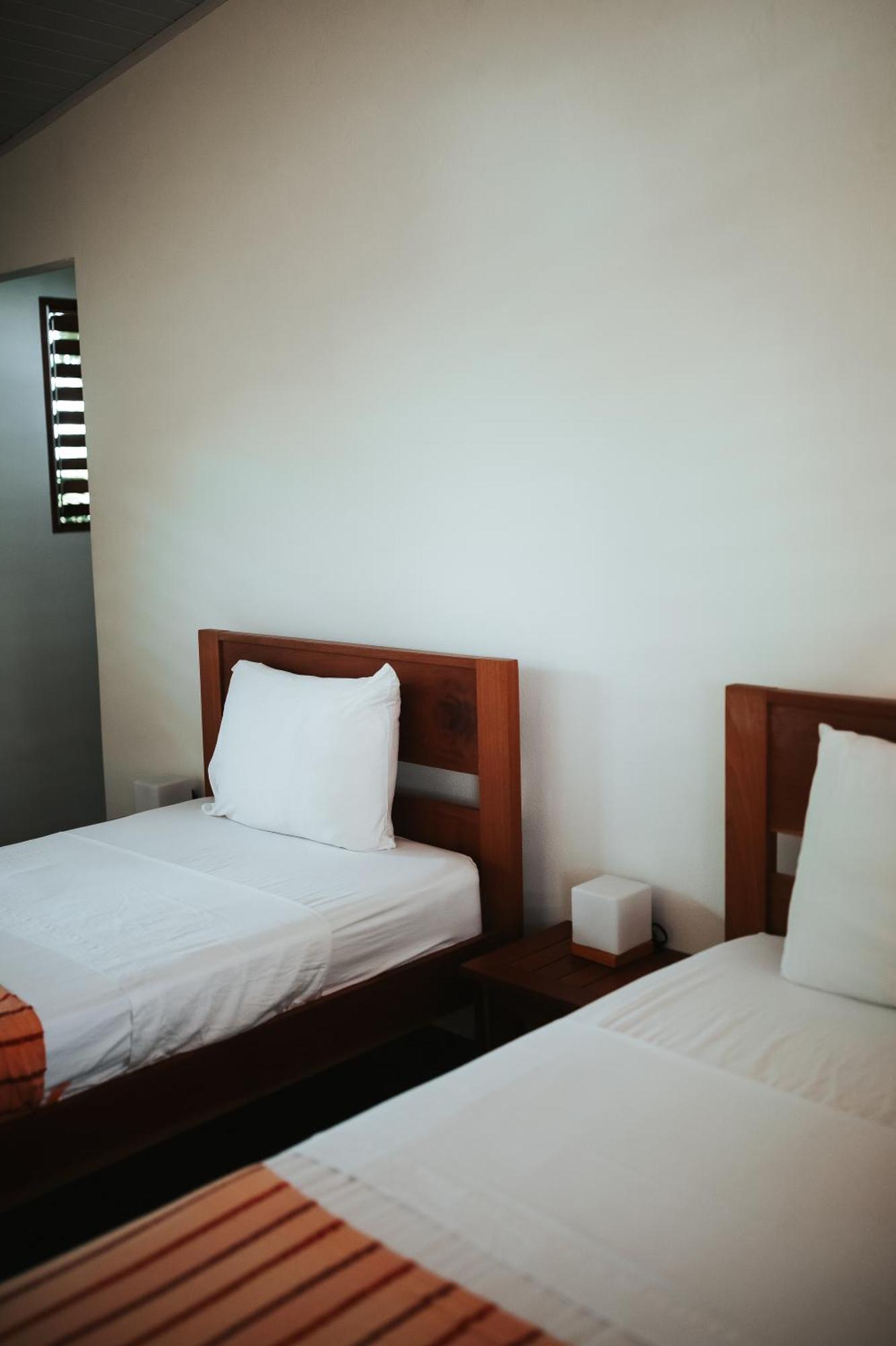 Salvatierra Beachfront Hotel Puerto Coyote Chambre photo